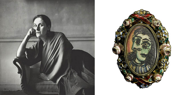 به نظر می رسد دورا مار حلقه پیکاسو (سمت راست) را در پرتره سال 1948 توسط ایروینگ پن در دست کرده